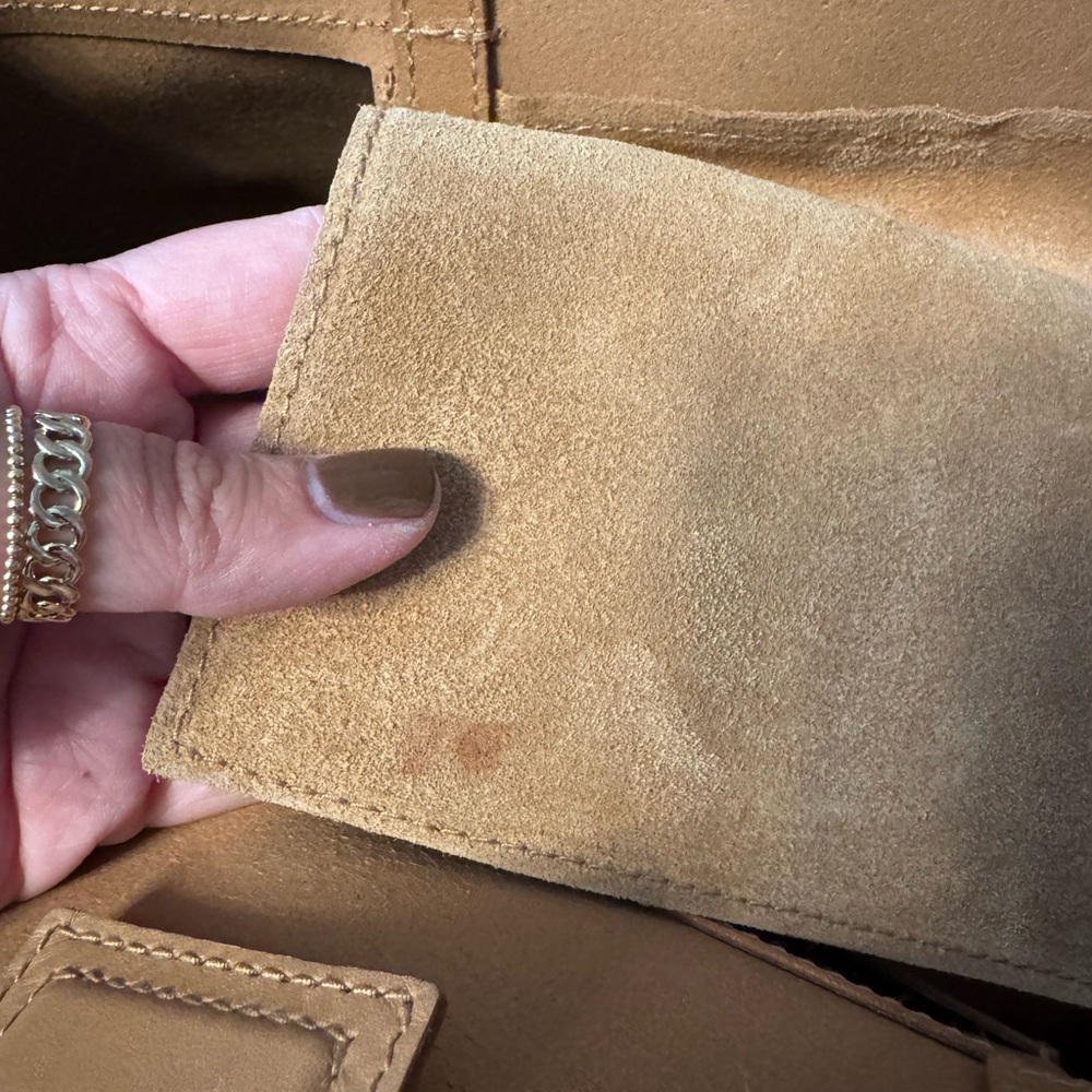 Madewell Medium Essentials Leather East/West Tote in Carved Wood - Picture 6 of 6